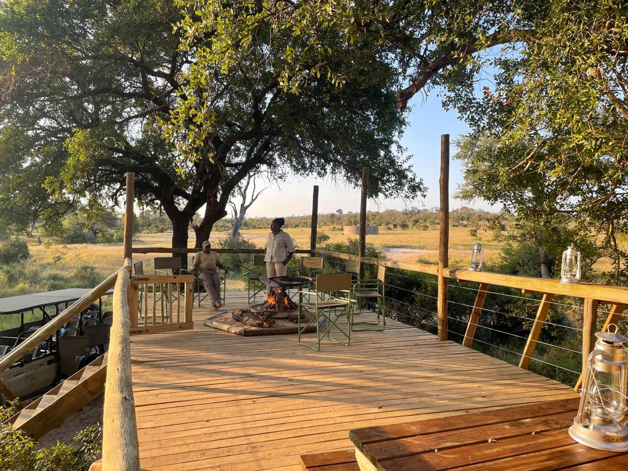 Rhino Post Safari Lodge Скукуза Екстер'єр фото