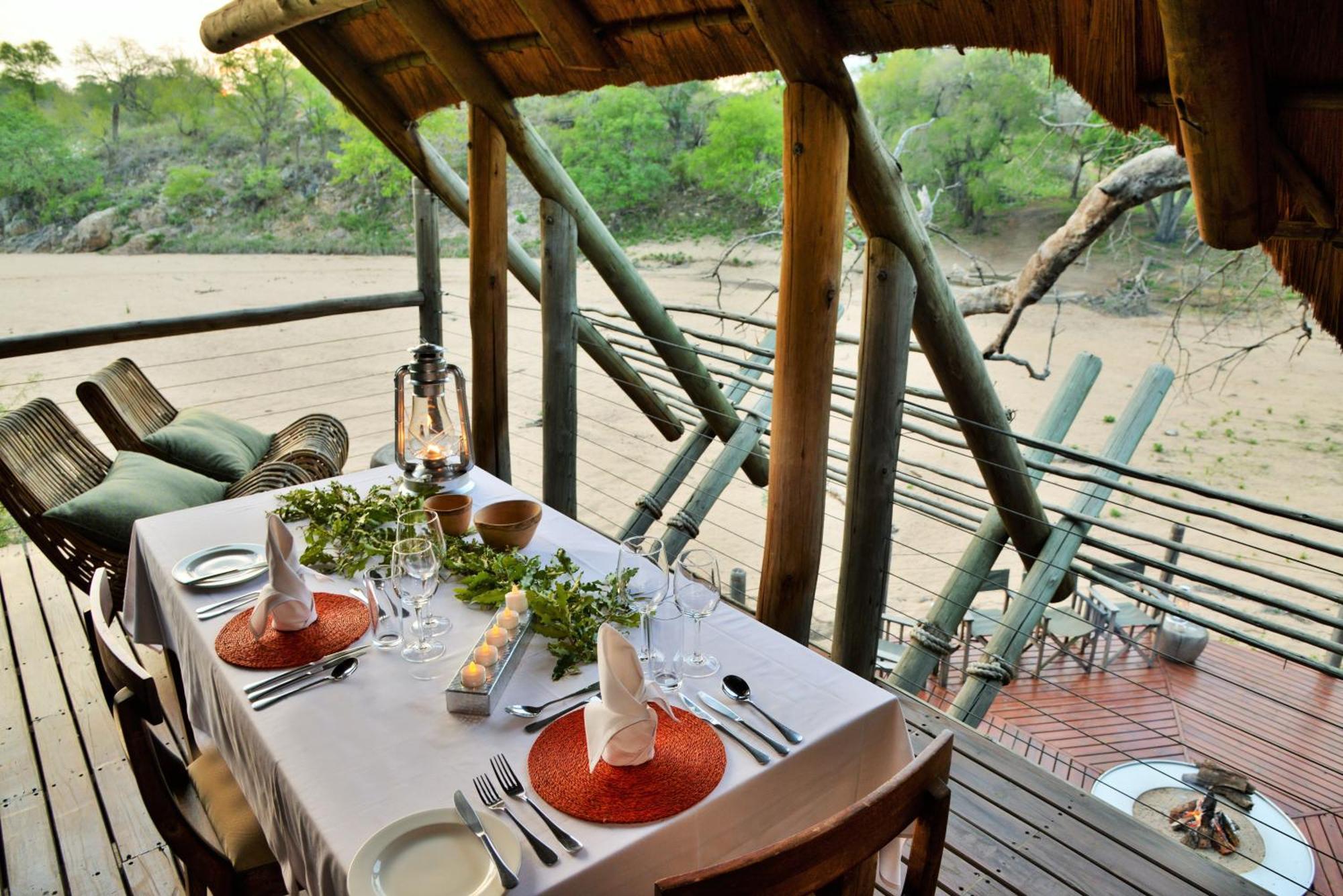 Rhino Post Safari Lodge Скукуза Екстер'єр фото
