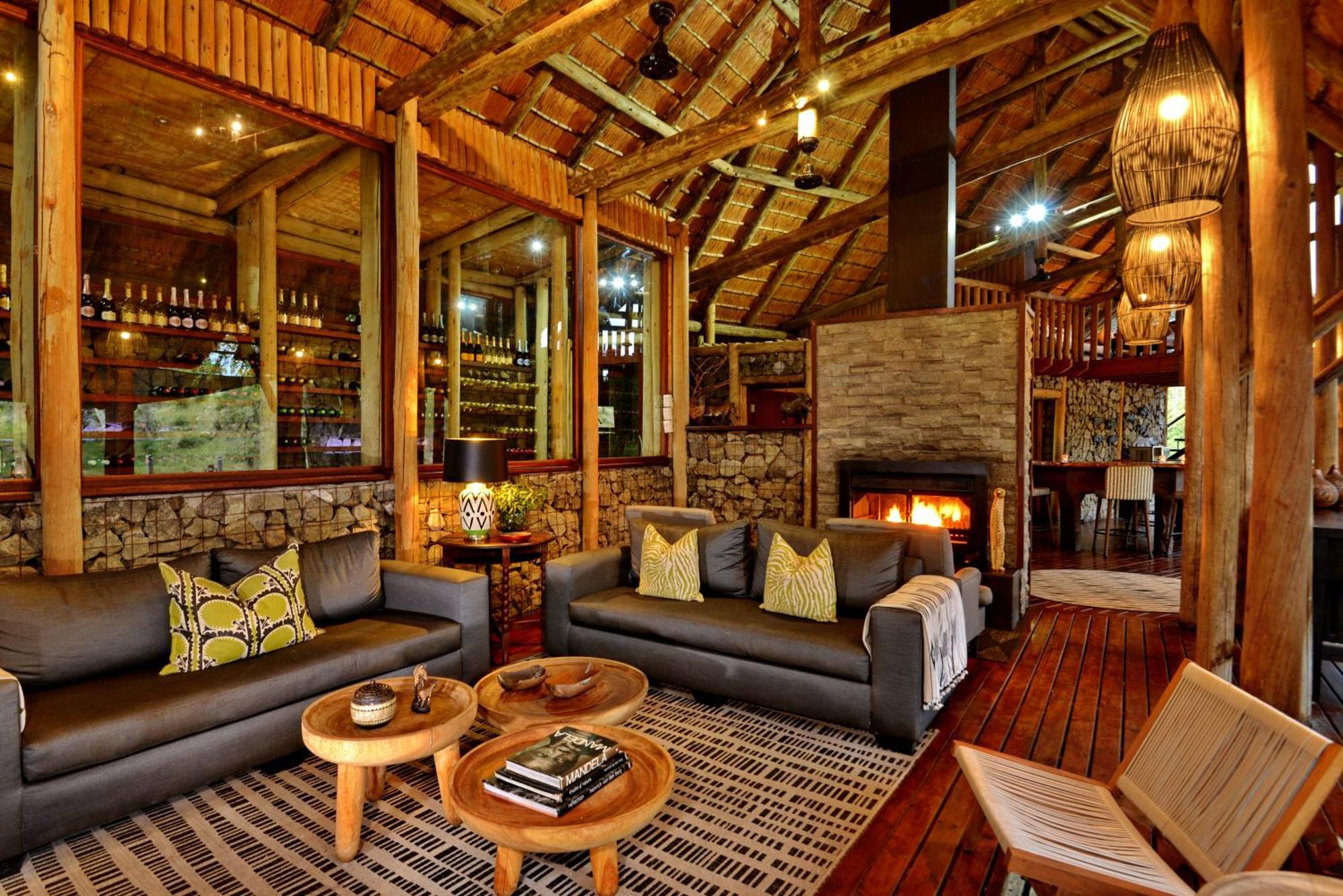 Rhino Post Safari Lodge Скукуза Екстер'єр фото